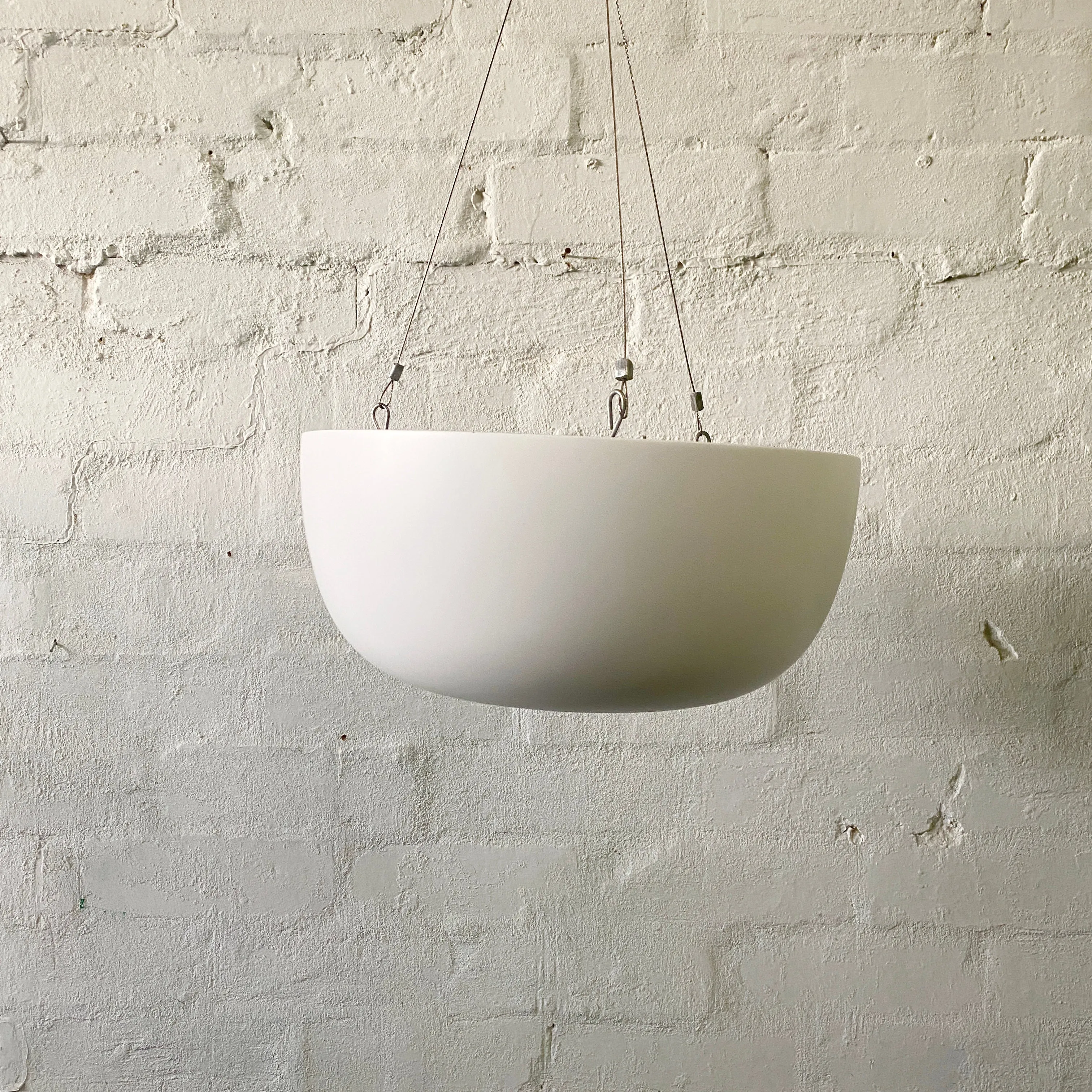 Lightweight Hanging Pot | White